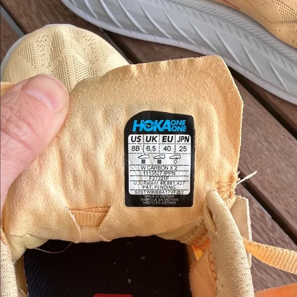 Hoka Women’s Carbon X 2 running shoes - Picture 4 of 9